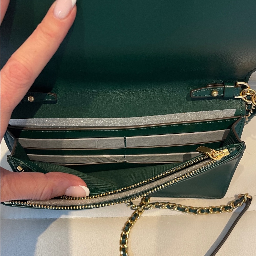 NWT Elegant Green Quilted Chain Crossbody Bag - Picture 9 of 9